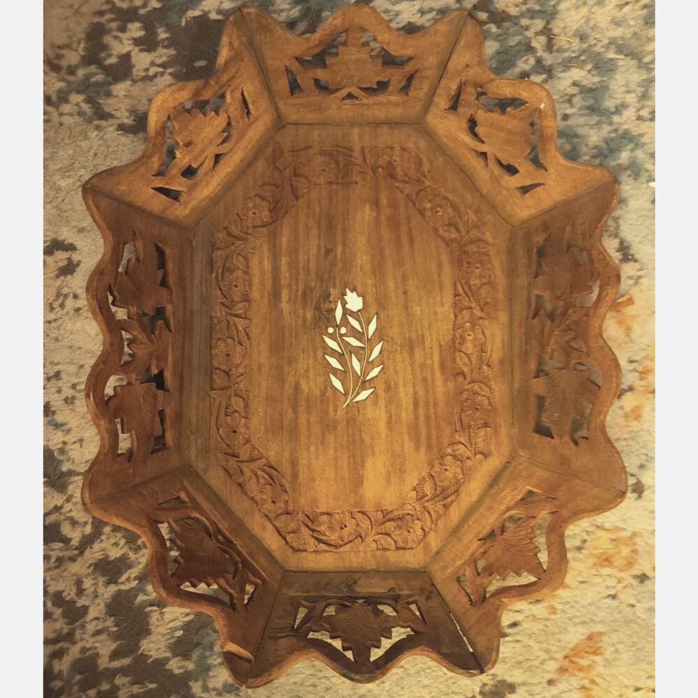 Hand Carved Leaf Pattern‎ Wooden Tray White Inlay Flower and Leaves 1960's